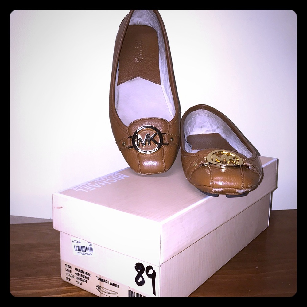 Michael Kors Fulton mic tumbled leather flats.
